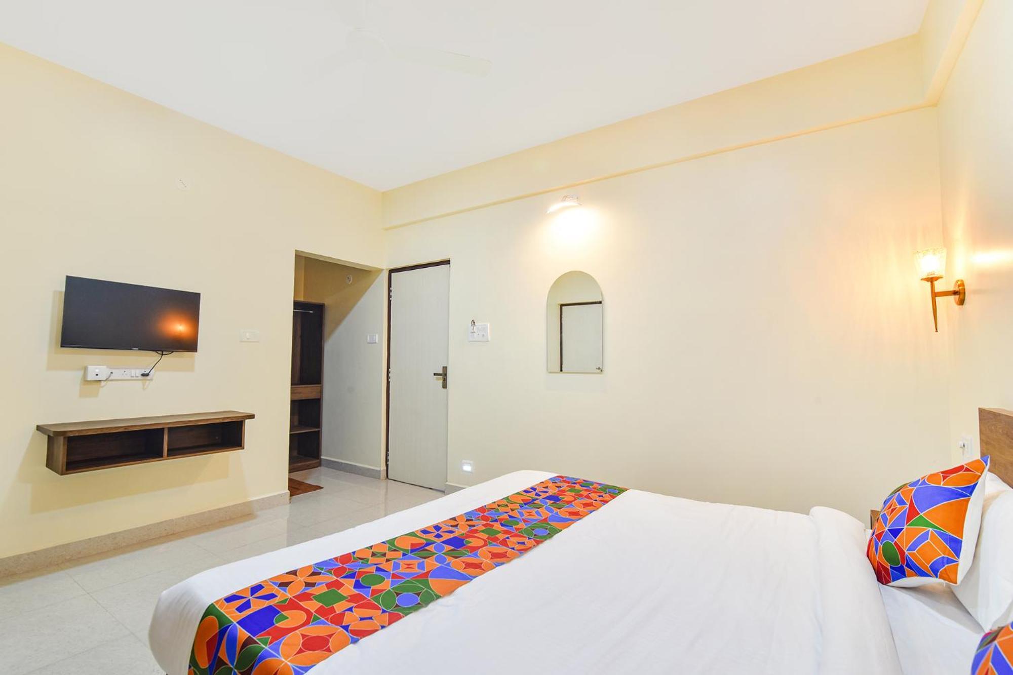 Fabhotel Baga Tulip - 500M From Baga Beach Extérieur photo